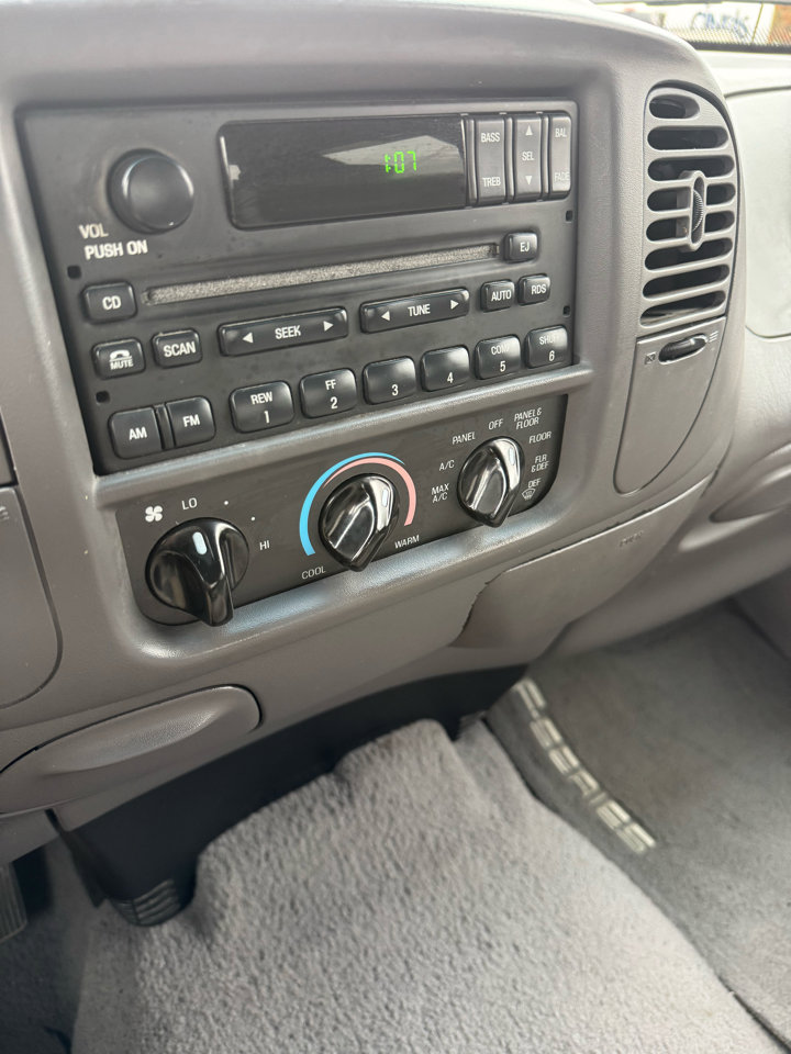 Used 2001 Ford F150 XLT image 14