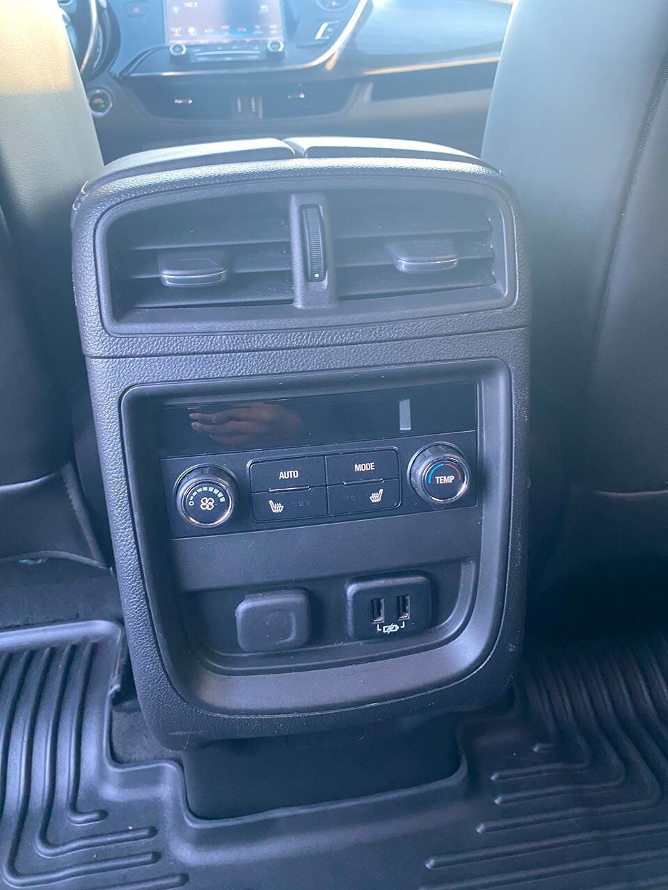 Used 2017 Buick Envision Essence image 40