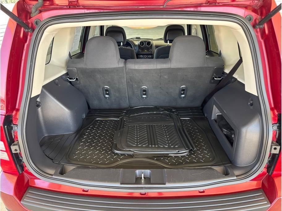 Used 2015 Jeep Patriot Sport w/ Power Value Group AWD/4WD image 12