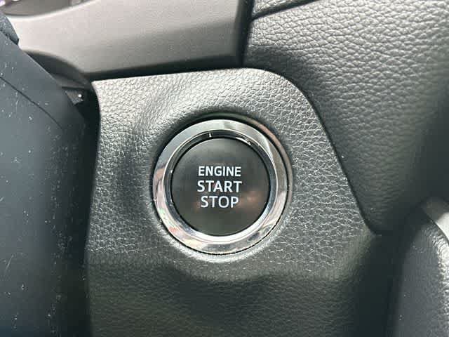 Used 2022 Toyota RAV4 XLE w/ Convenience Package AWD/4WD image 11