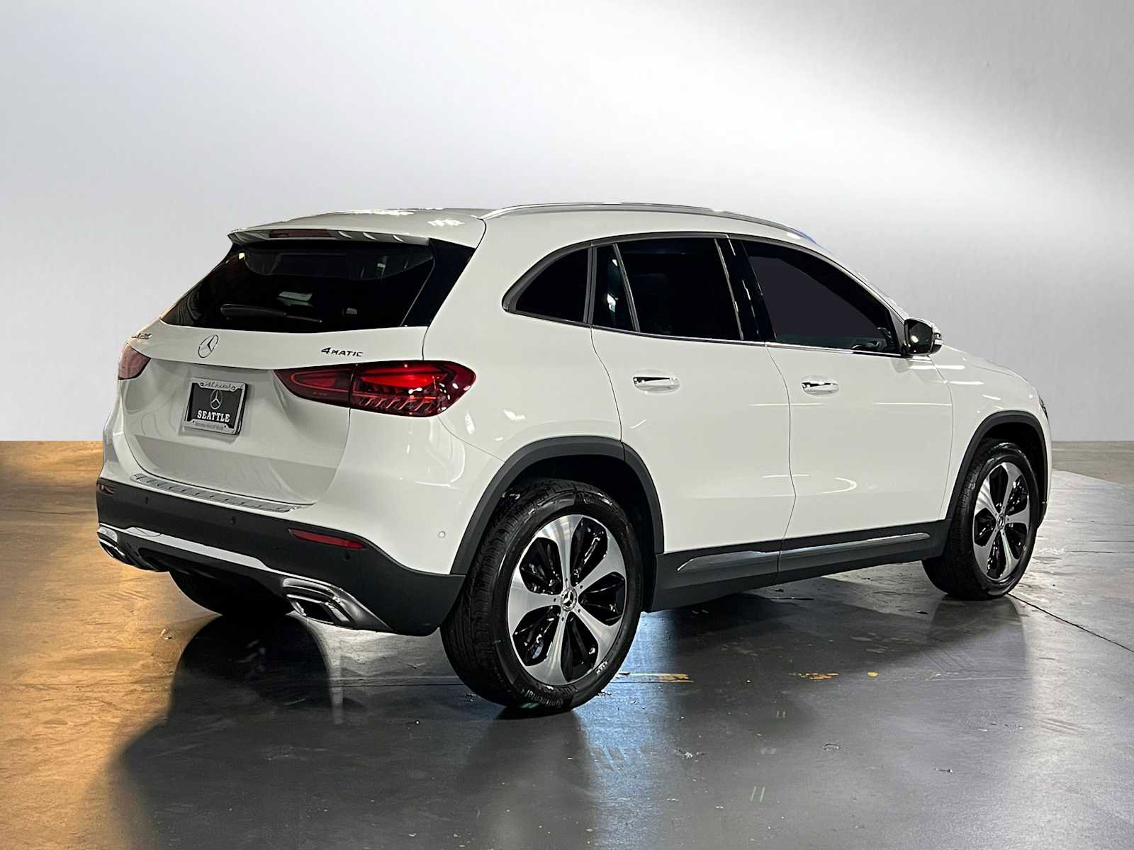 Used 2025 Mercedes-Benz GLA 250 4MATIC image 7