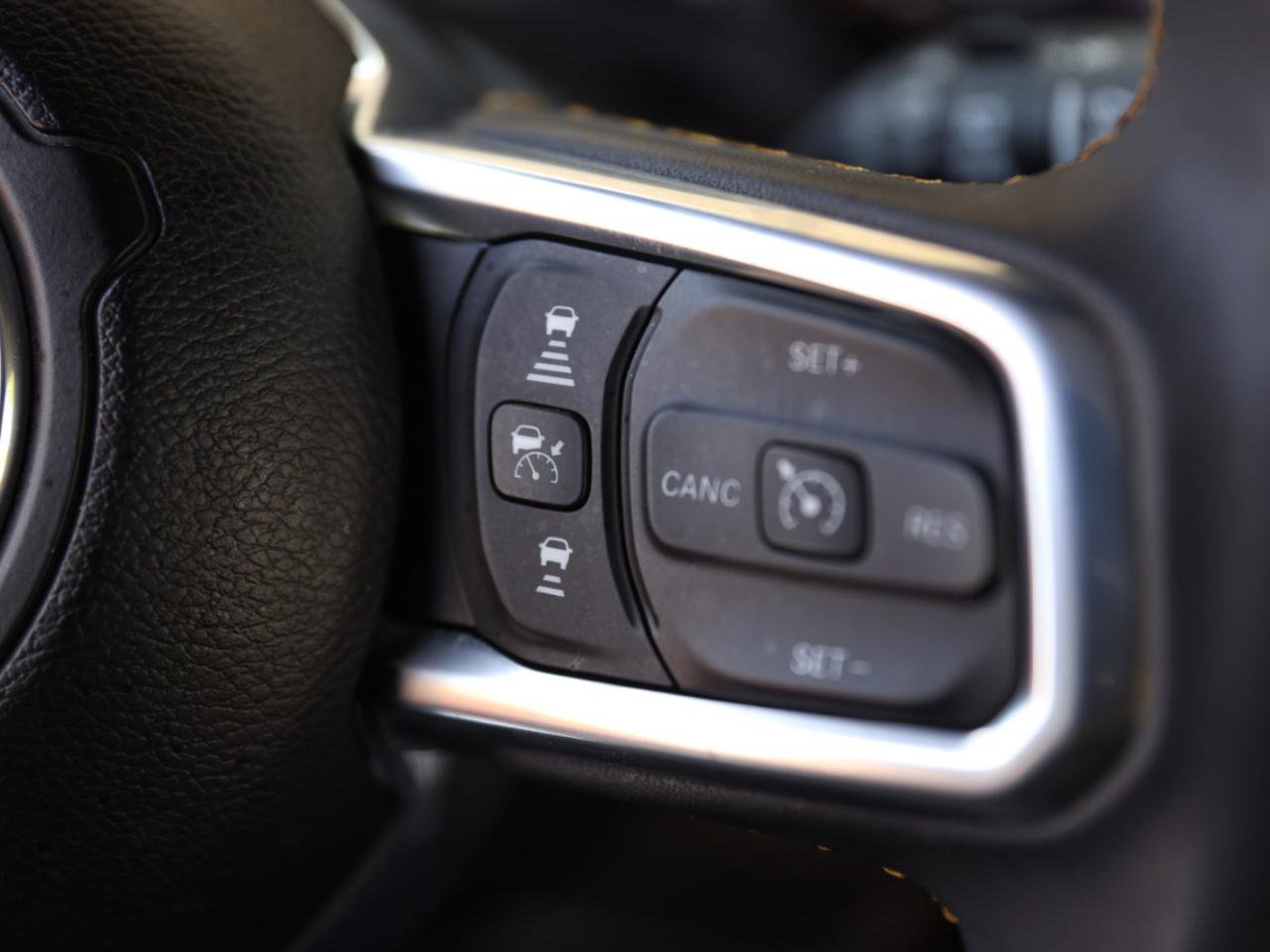 Used 2024 Jeep Wrangler Sahara AWD/4WD image 40