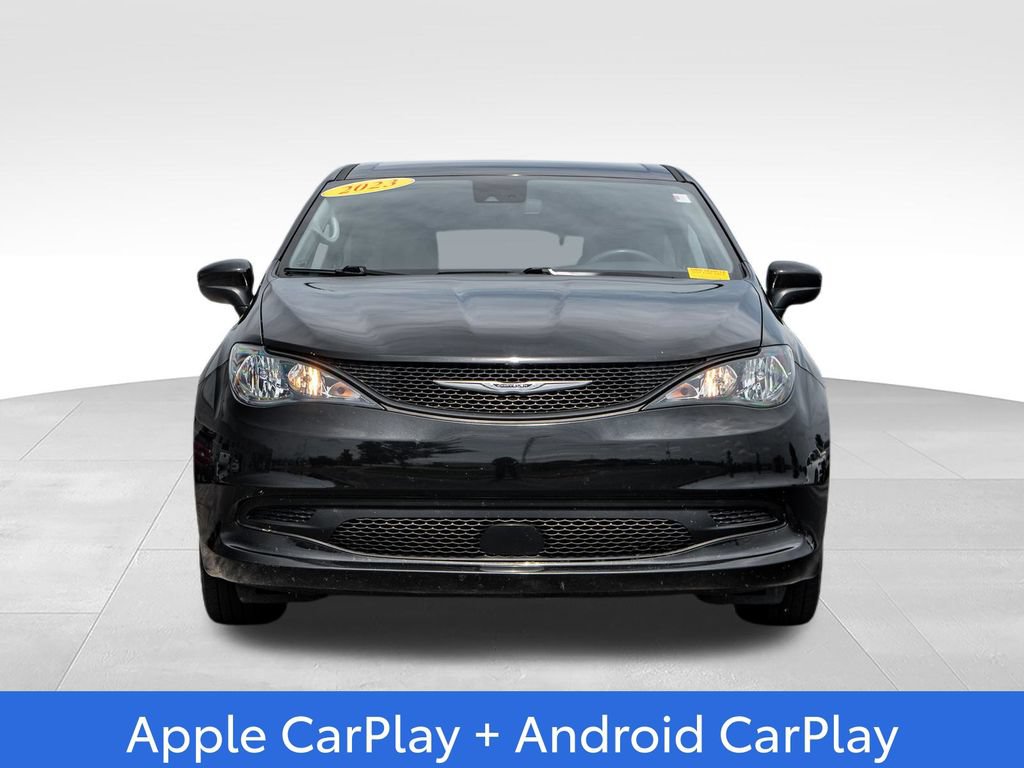Used 2023 Chrysler Voyager LX FWD image 2