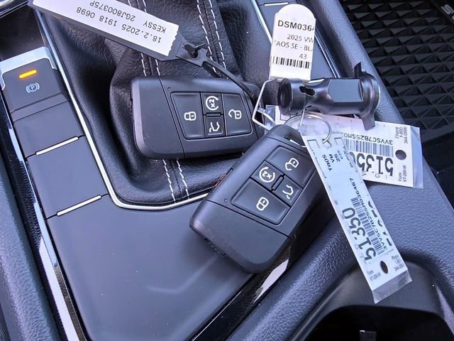 New 2025 Volkswagen Taos SE image 26