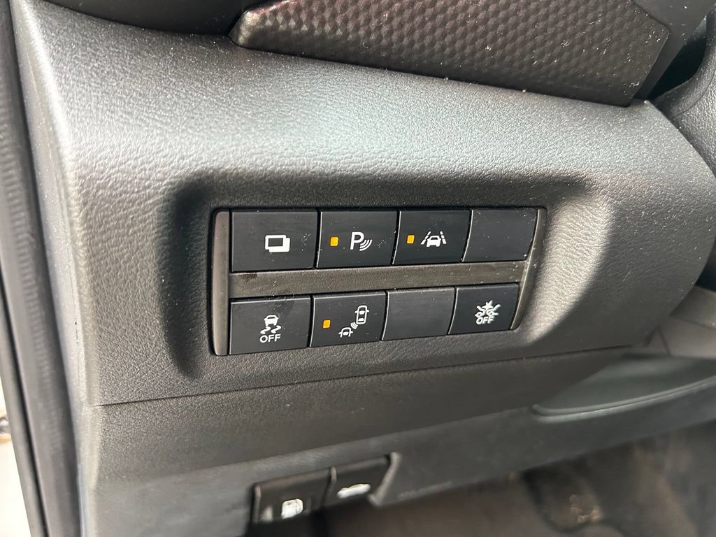 Used 2020 Nissan Kicks S FWD image 18