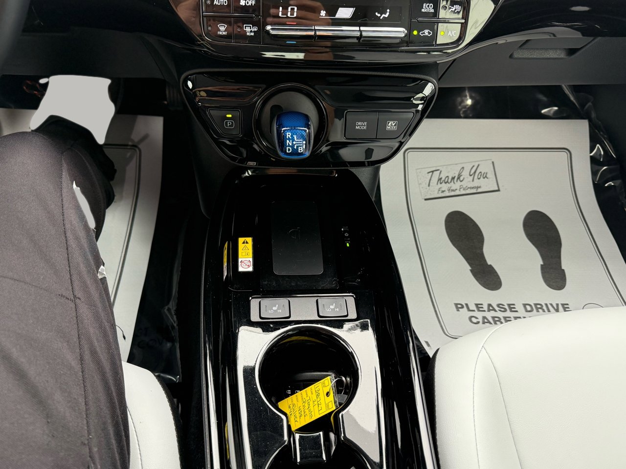 Used 2021 Toyota Prius XLE image 19