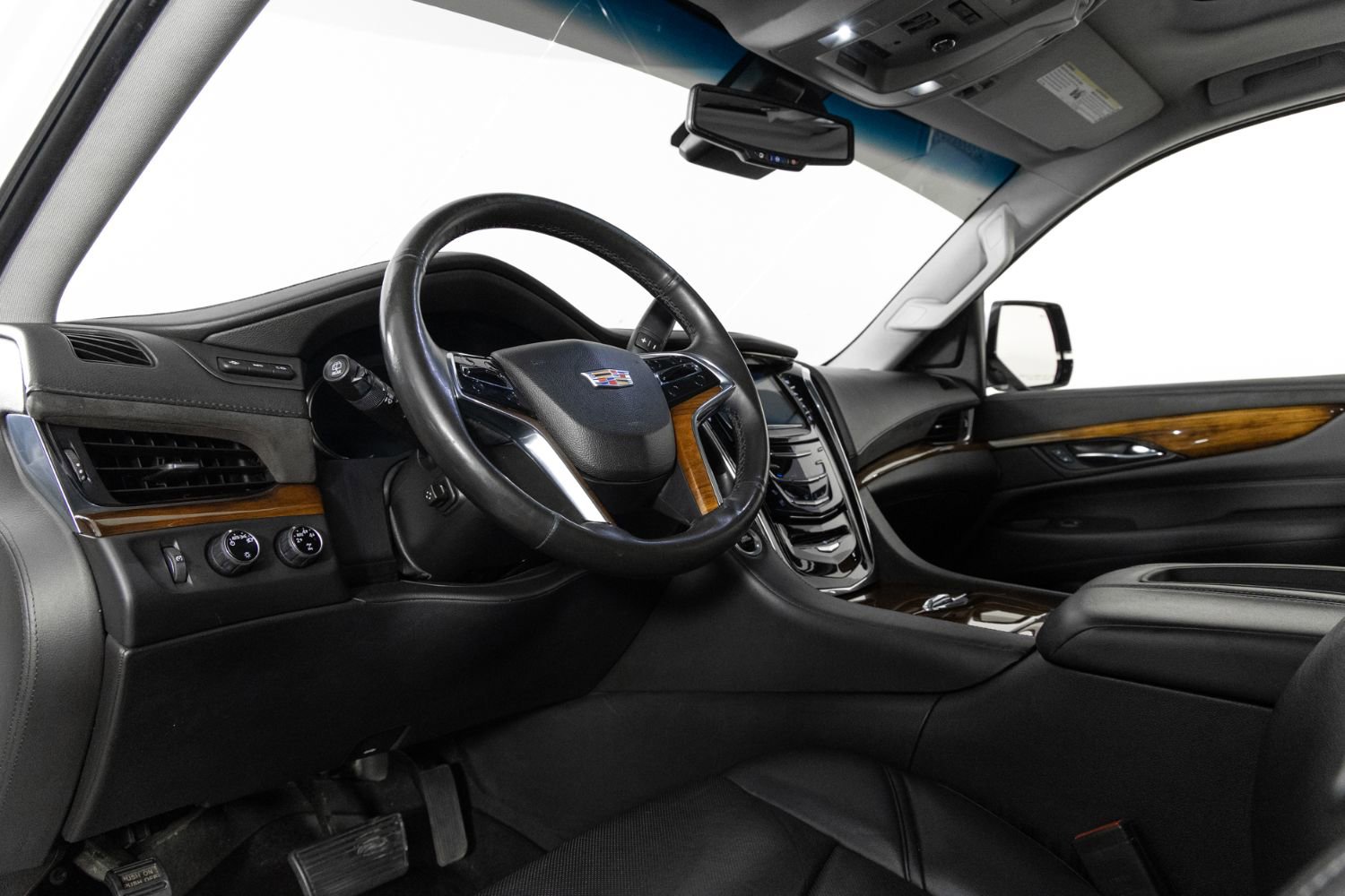 Used 2016 Cadillac Escalade Luxury image 14