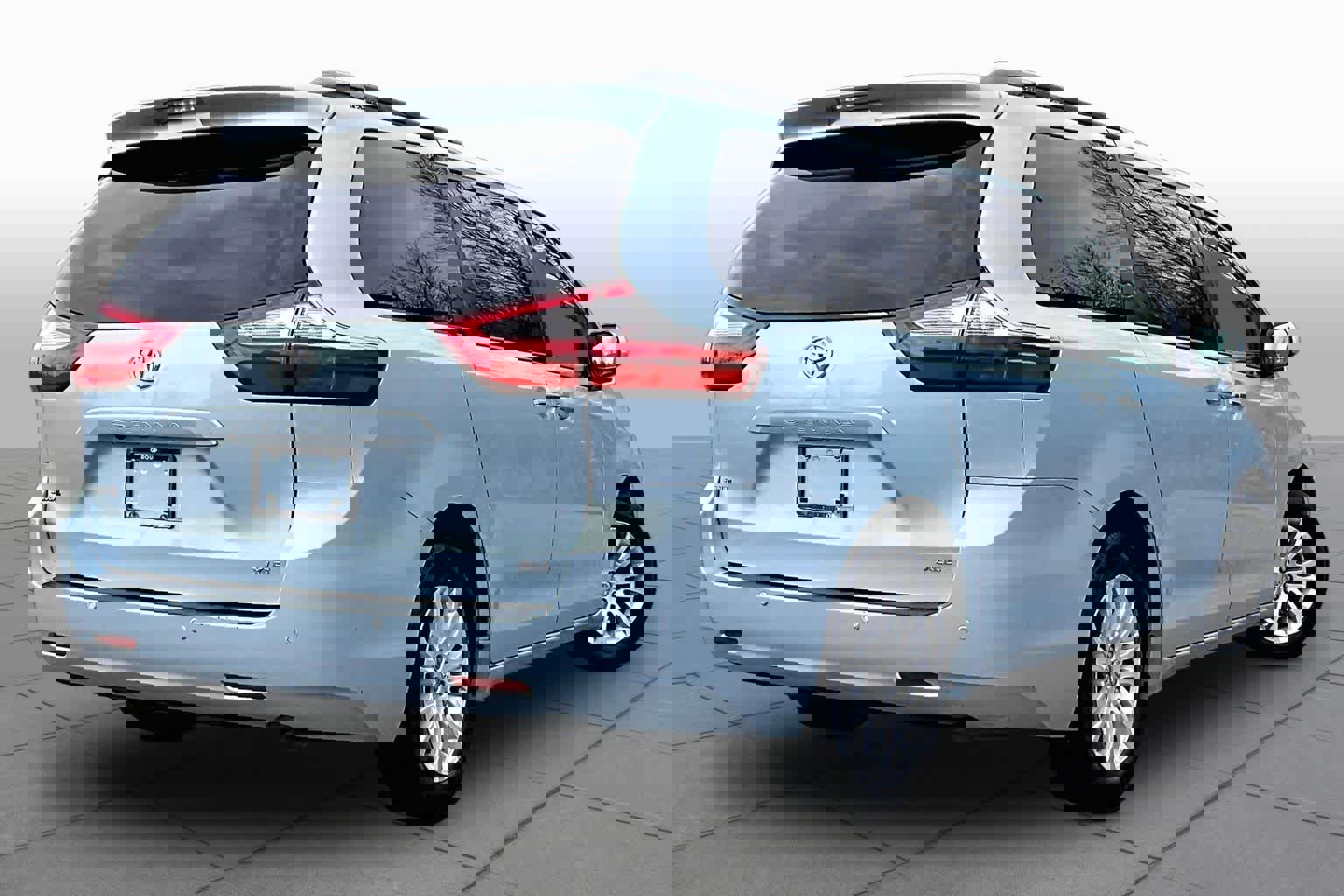 Used 2016 Toyota Sienna XLE w/ XLE Navigation Package image 13