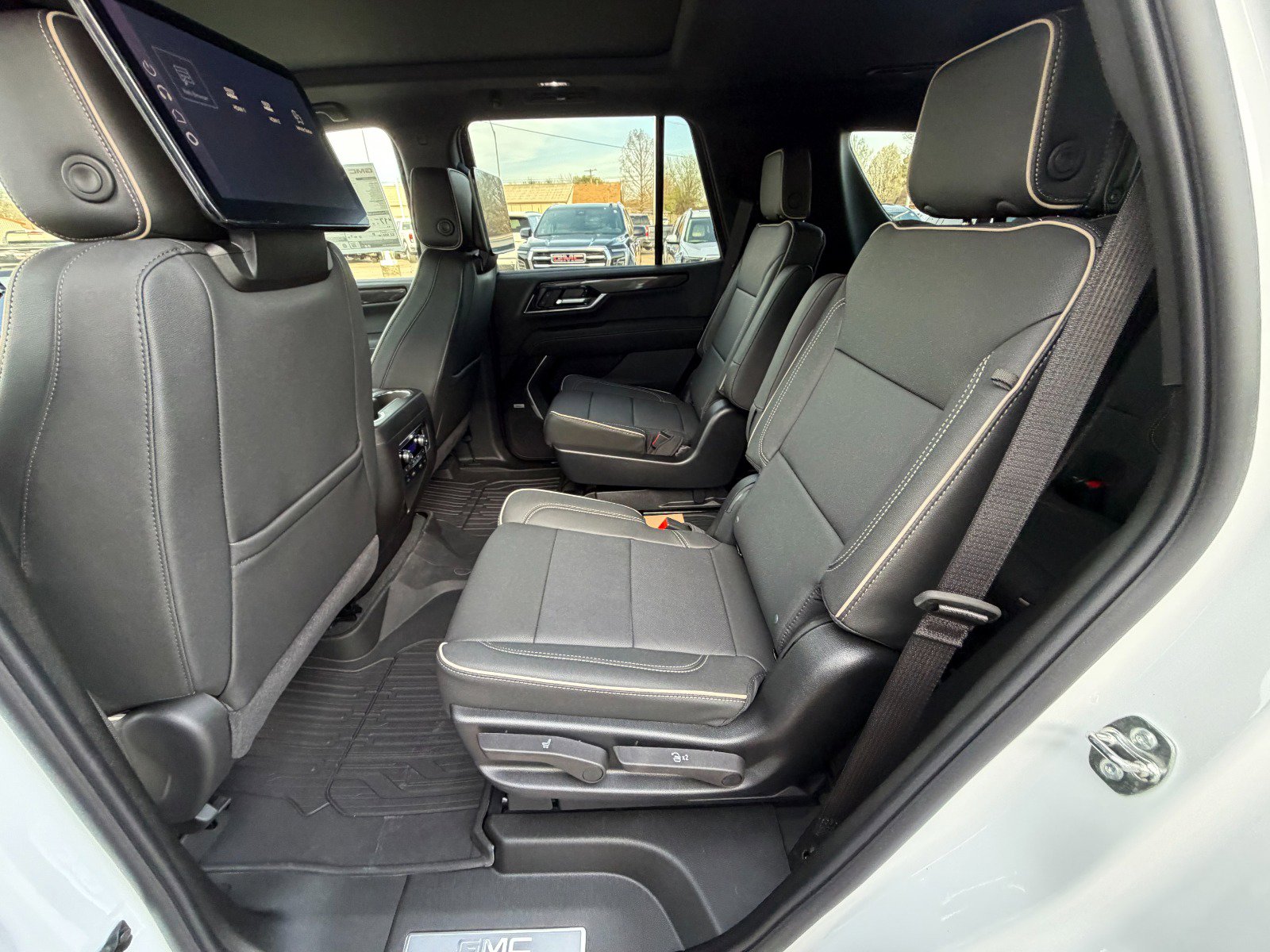 New 2026 GMC Yukon Elevation w/ Elevation Premium Package image 21