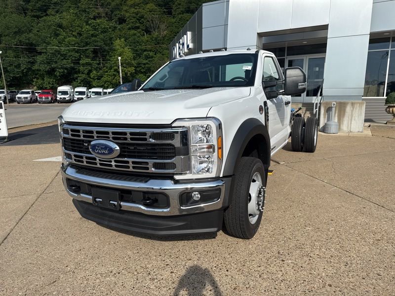 New 2025 Ford F550 4x4 Regular Cab Super Duty image 3