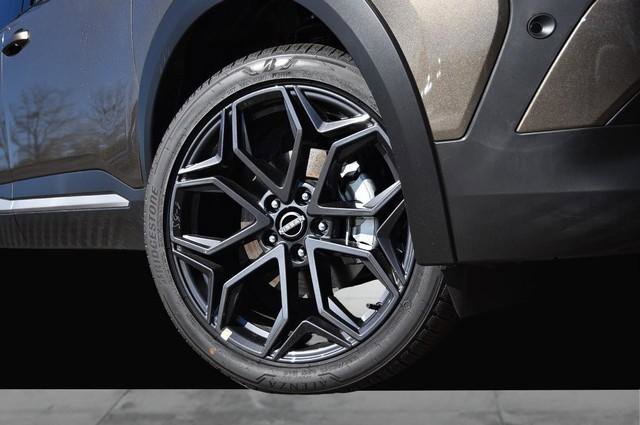 New 2026 Nissan Kicks SR w/ SR Premium Package image 3