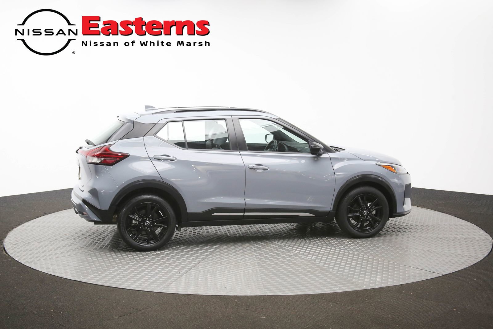 Used 2023 Nissan Kicks SR w/ SR Premium Package FWD image 43