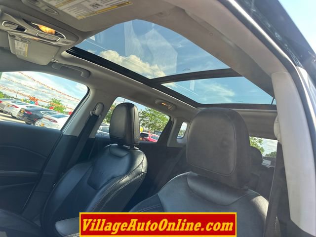 Used 2018 Jeep Compass Limited AWD/4WD image 16