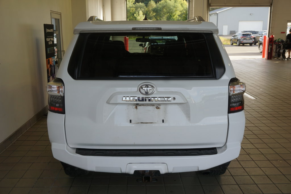 Used 2017 Toyota 4Runner SR5 Premium AWD/4WD image 16