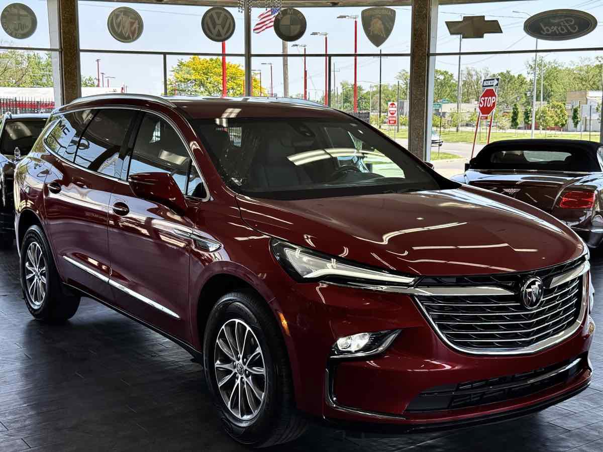 Used 2024 Buick Enclave Premium image 1