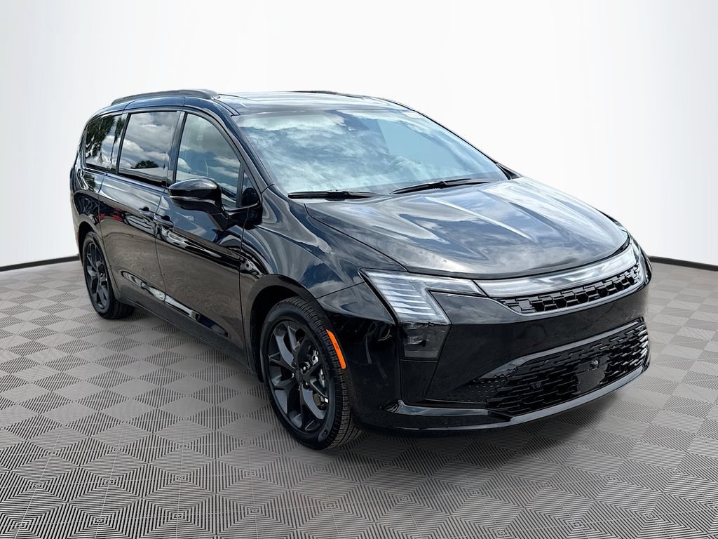 New 2027 Chrysler Pacifica Limited FWD image 3