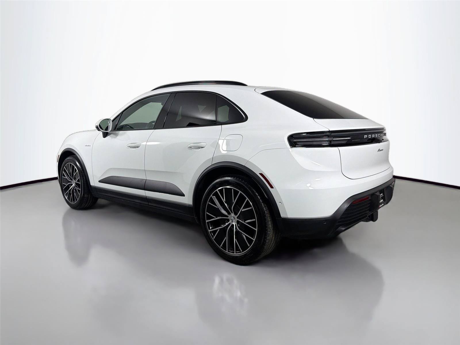 Certified 2025 Porsche Macan Electric RWD image 3