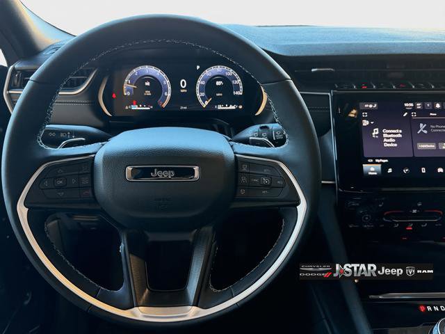 New 2025 Jeep Grand Cherokee L Laredo image 11