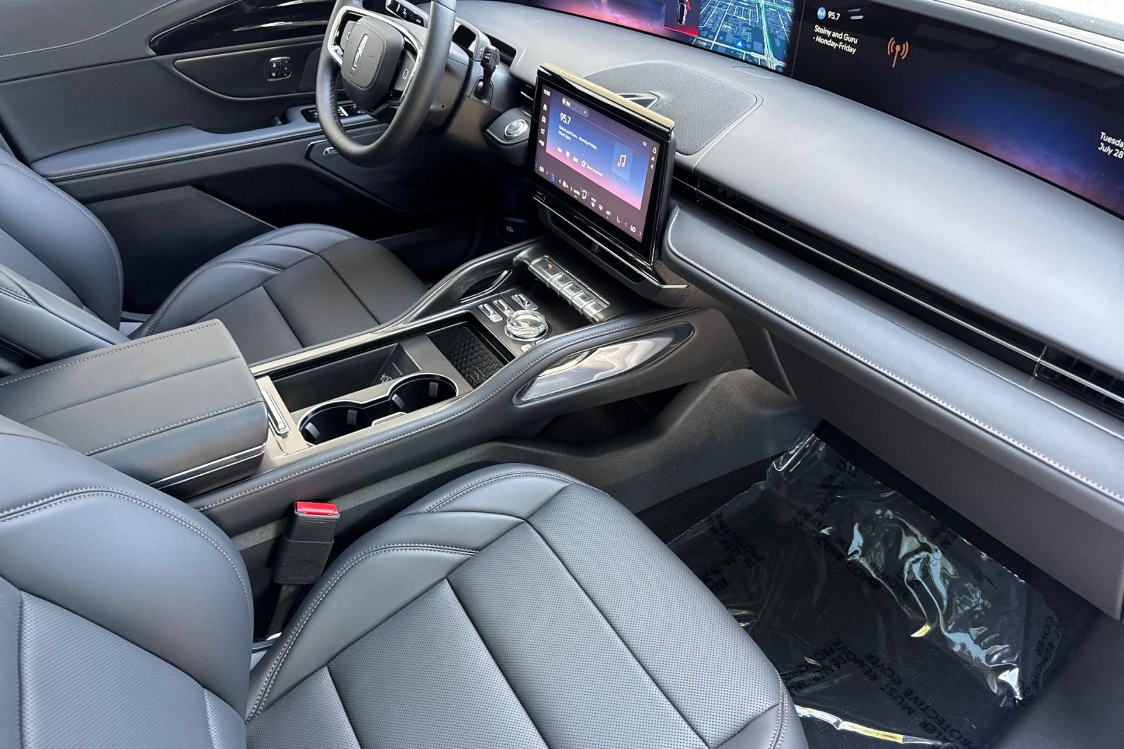 New 2026 Lincoln Nautilus Premier AWD/4WD image 12