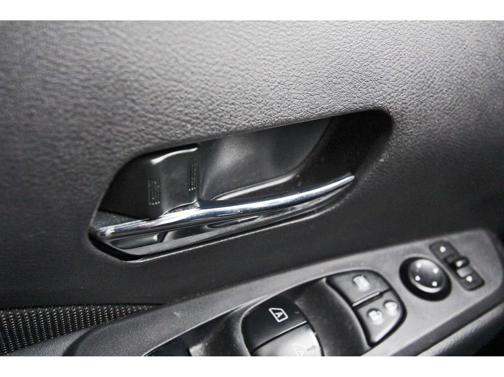 Used 2024 Nissan Kicks SV image 16