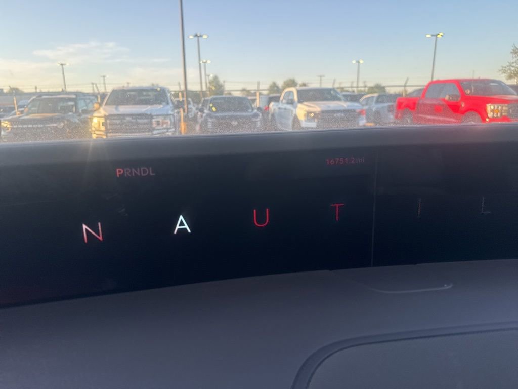 Used 2024 Lincoln Nautilus Black Label image 8