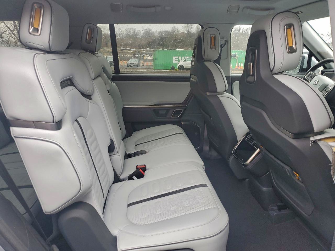 Used 2023 Rivian R1S Adventure AWD/4WD image 9