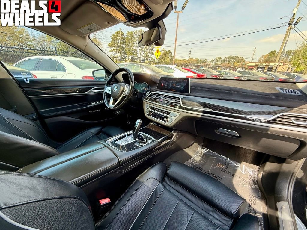 Used 2017 BMW 740i RWD image 33
