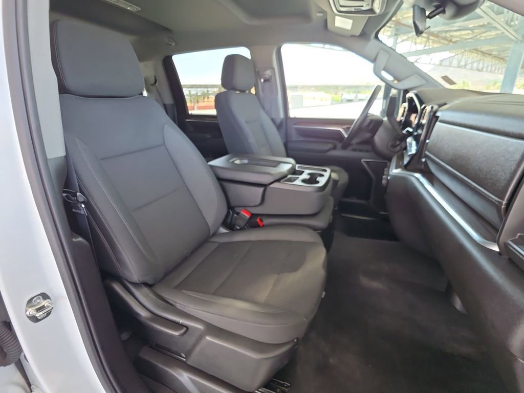 Used 2025 Chevrolet Silverado 2500 LT w/ Convenience Package image 29