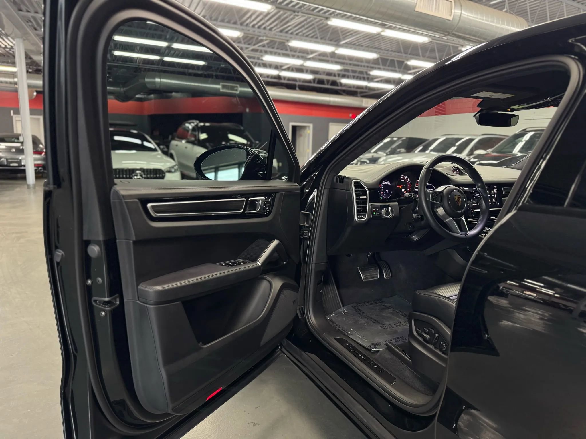 Used 2023 Porsche Cayenne GTS image 13