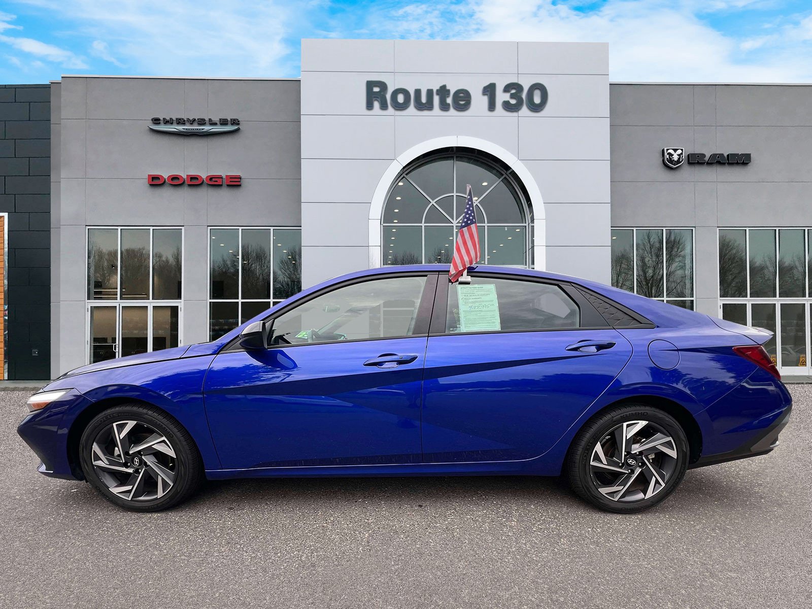Used 2025 Hyundai Elantra Sport w/ Cargo Package FWD image 5