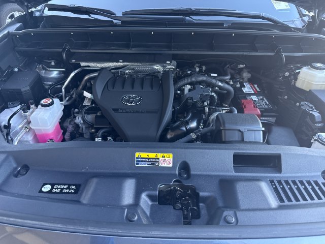 Used 2024 Toyota Highlander LE AWD/4WD image 21