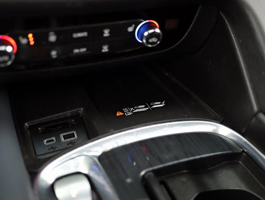 Used 2022 Buick Enclave Essence w/ Experience Buick Package image 16