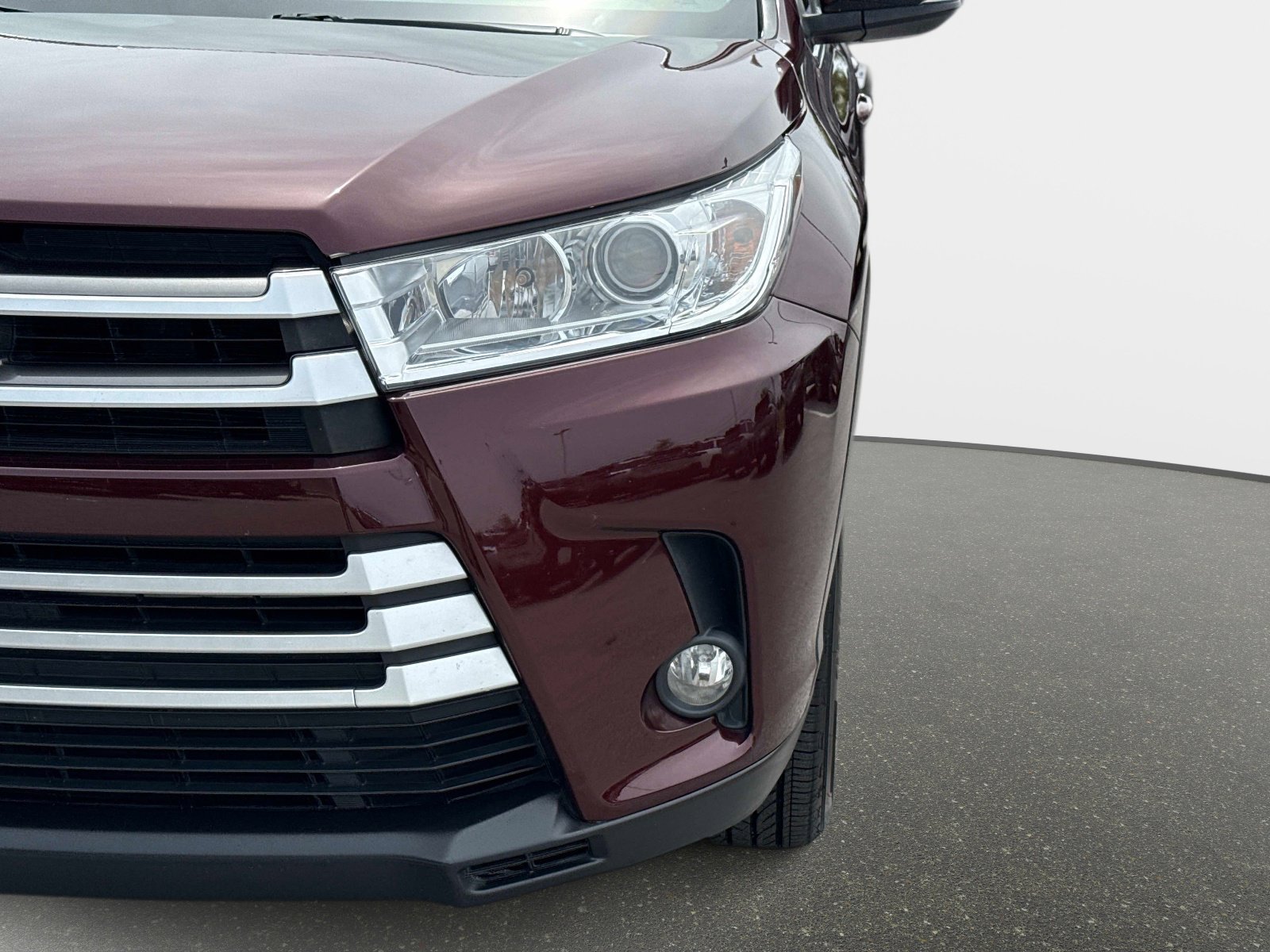 Used 2019 Toyota Highlander XLE AWD/4WD image 11