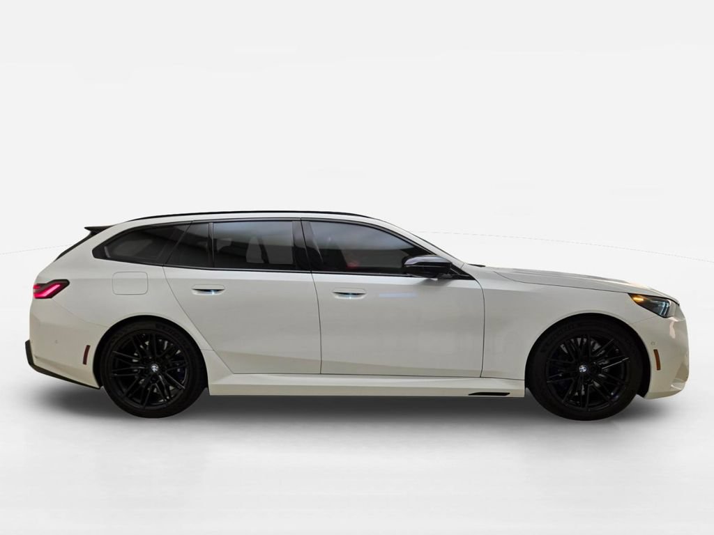 Used 2026 BMW M5 Touring AWD/4WD image 6