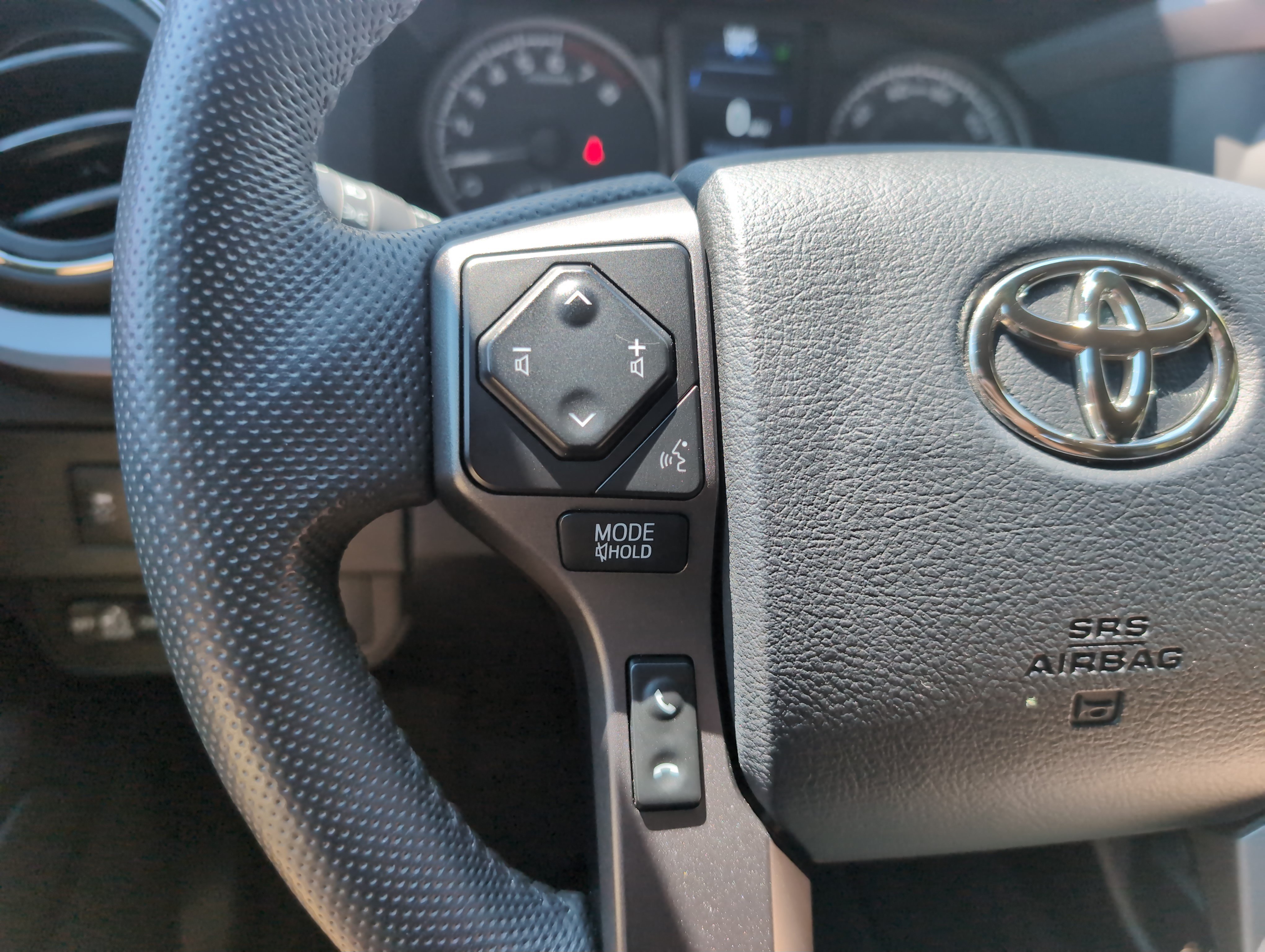 Certified 2023 Toyota Tacoma TRD Off-Road w/ Advanced Technology Package AWD/4WD image 17