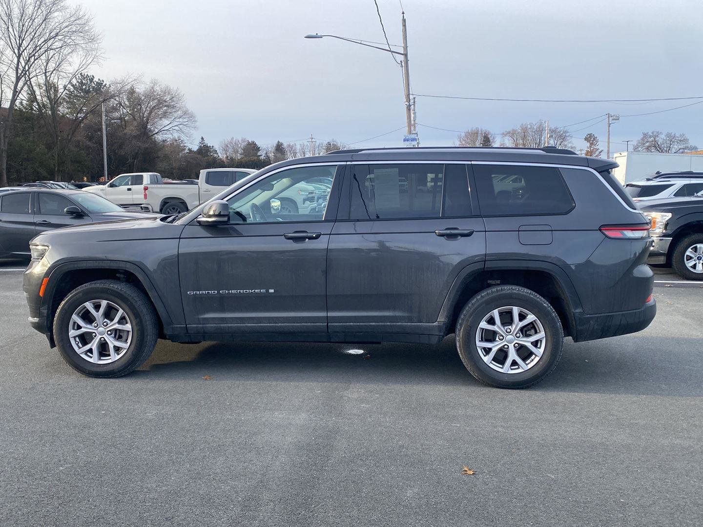 Used 2022 Jeep Grand Cherokee L Limited image 8