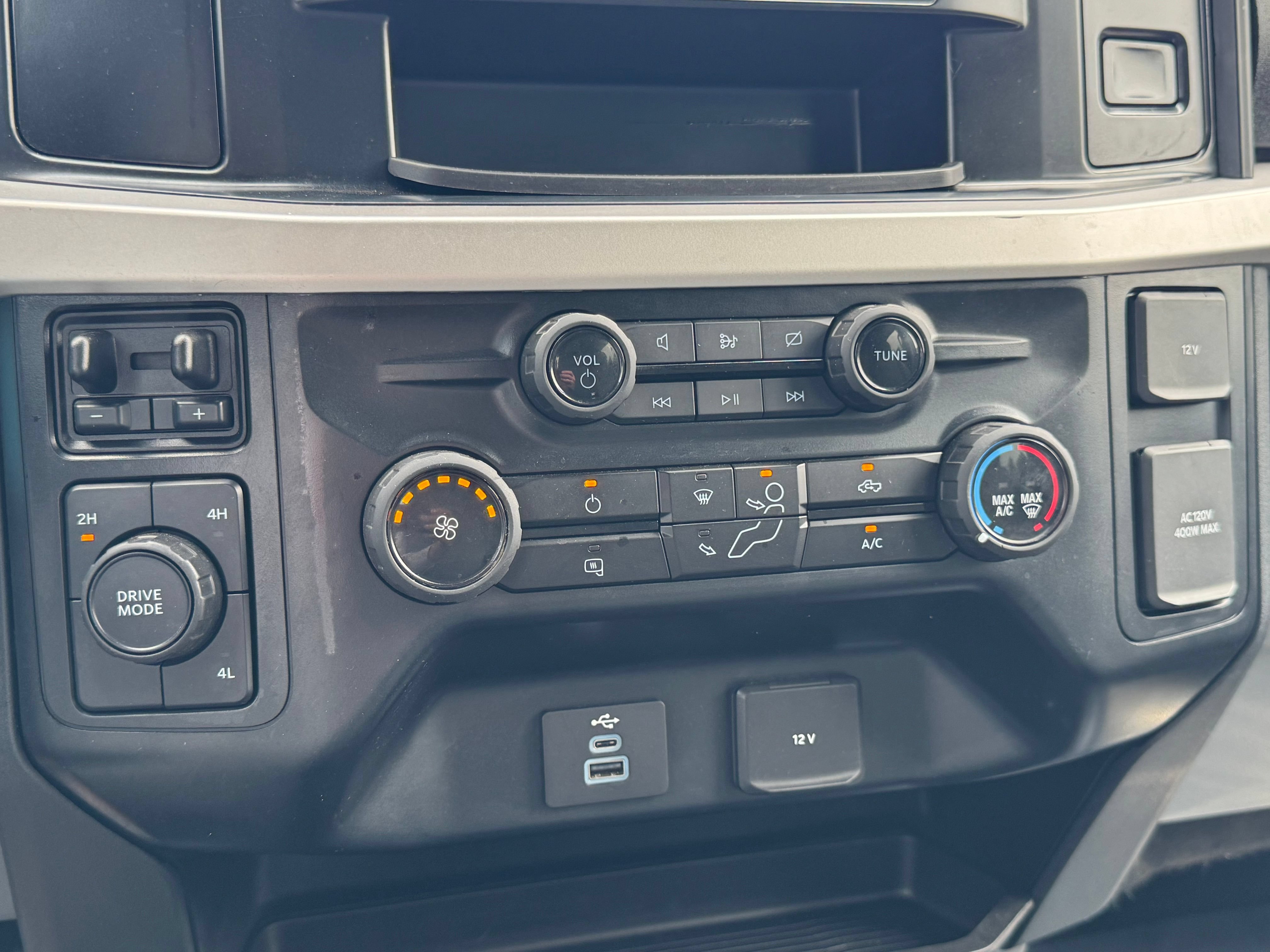 Used 2024 Ford F350 XLT AWD/4WD image 36