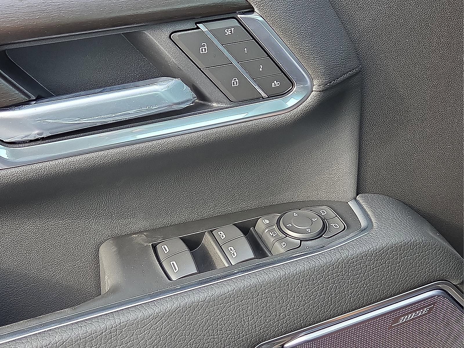 Used 2025 GMC Sierra 2500 Denali w/ Denali Reserve Package image 13