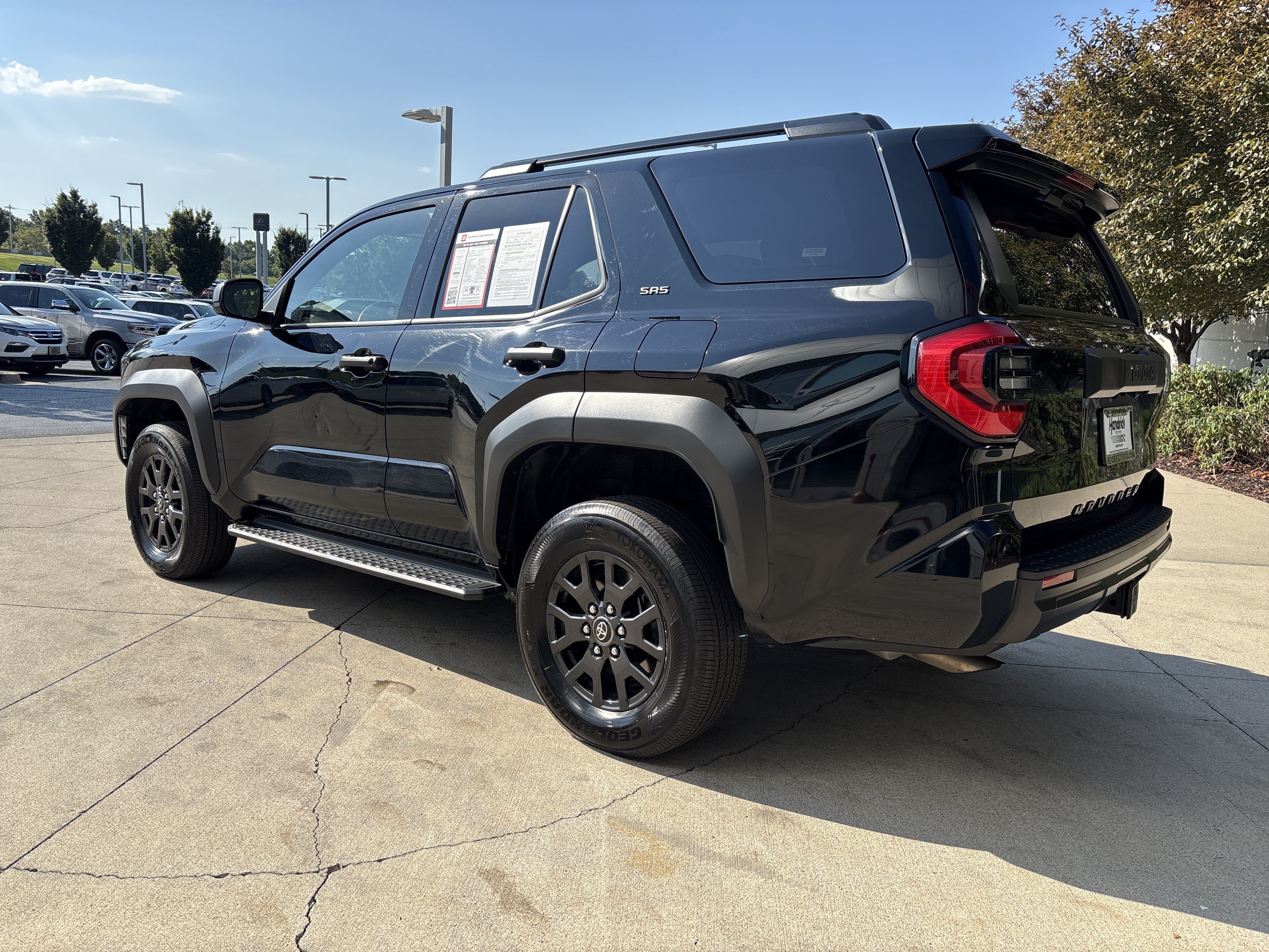 Used 2025 Toyota 4Runner SR5 AWD/4WD image 8