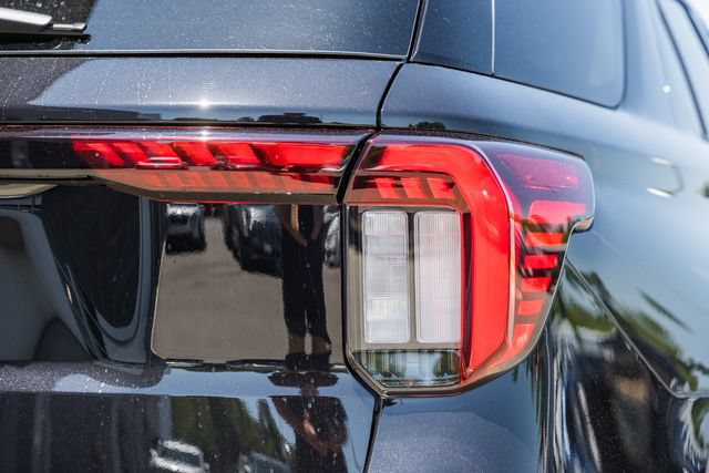 New 2026 Ford Explorer Active w/ Active Comfort Package AWD/4WD image 8