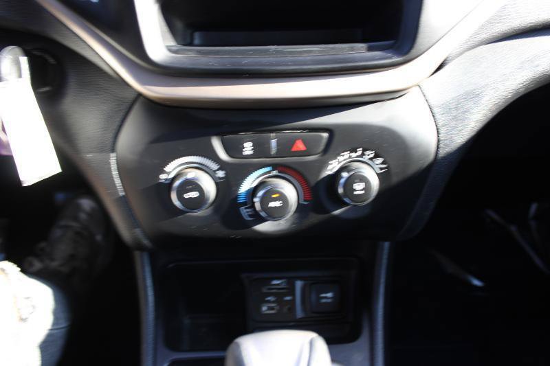 Used 2017 Jeep Cherokee Sport FWD image 17