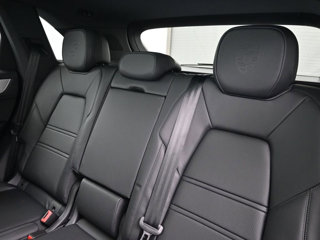 New 2026 Porsche Cayenne image 6