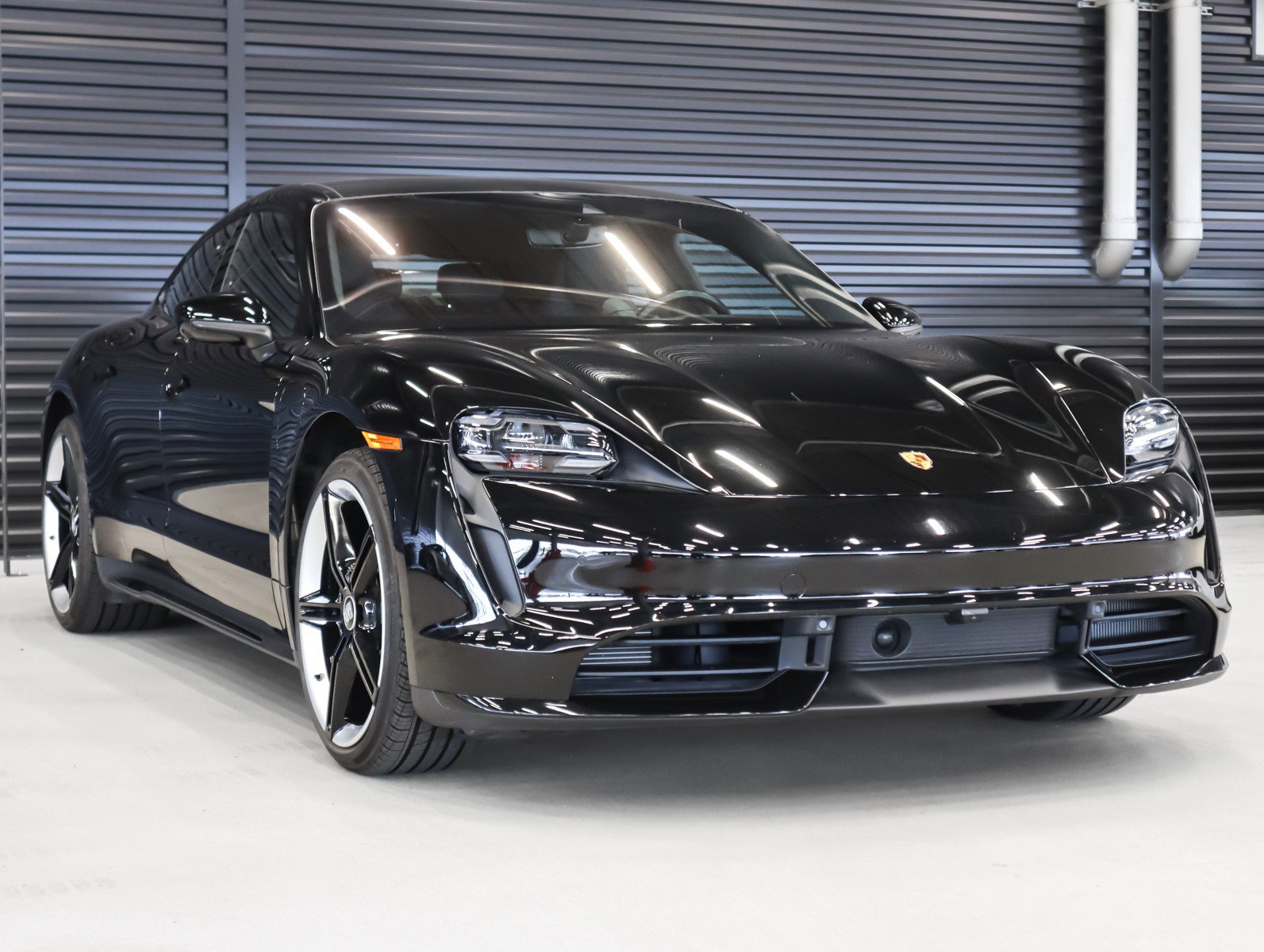 Used 2021 Porsche Taycan Turbo image 7