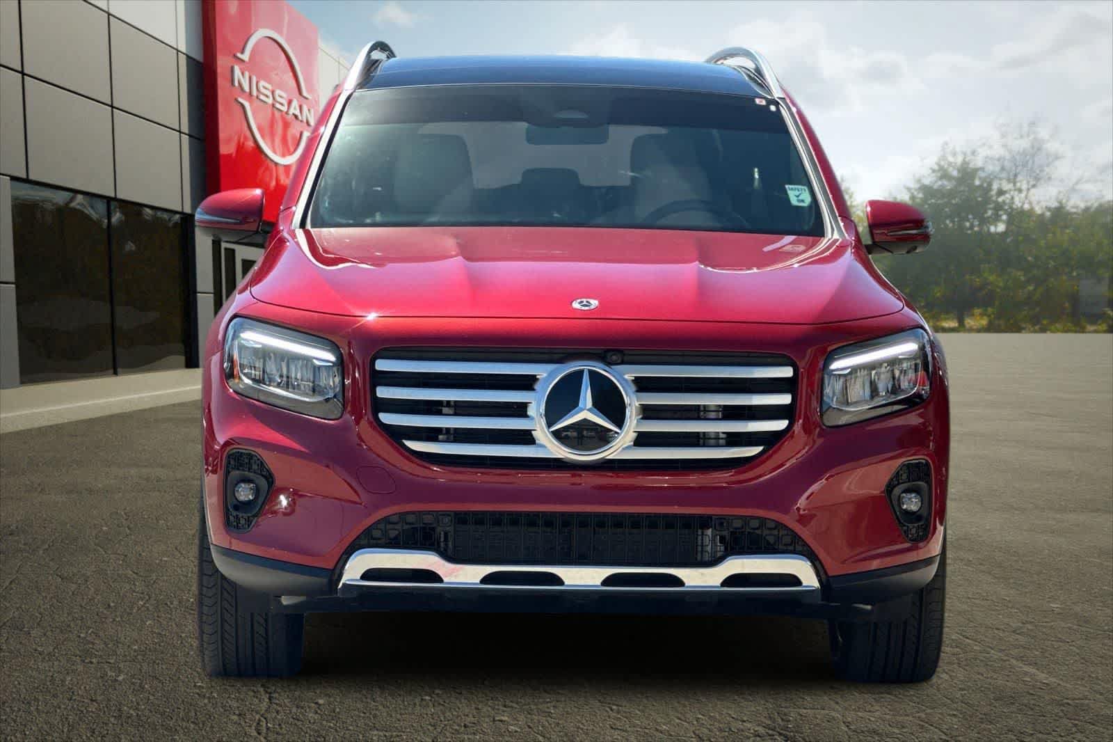 Used 2026 Mercedes-Benz GLB 250 4MATIC image 10