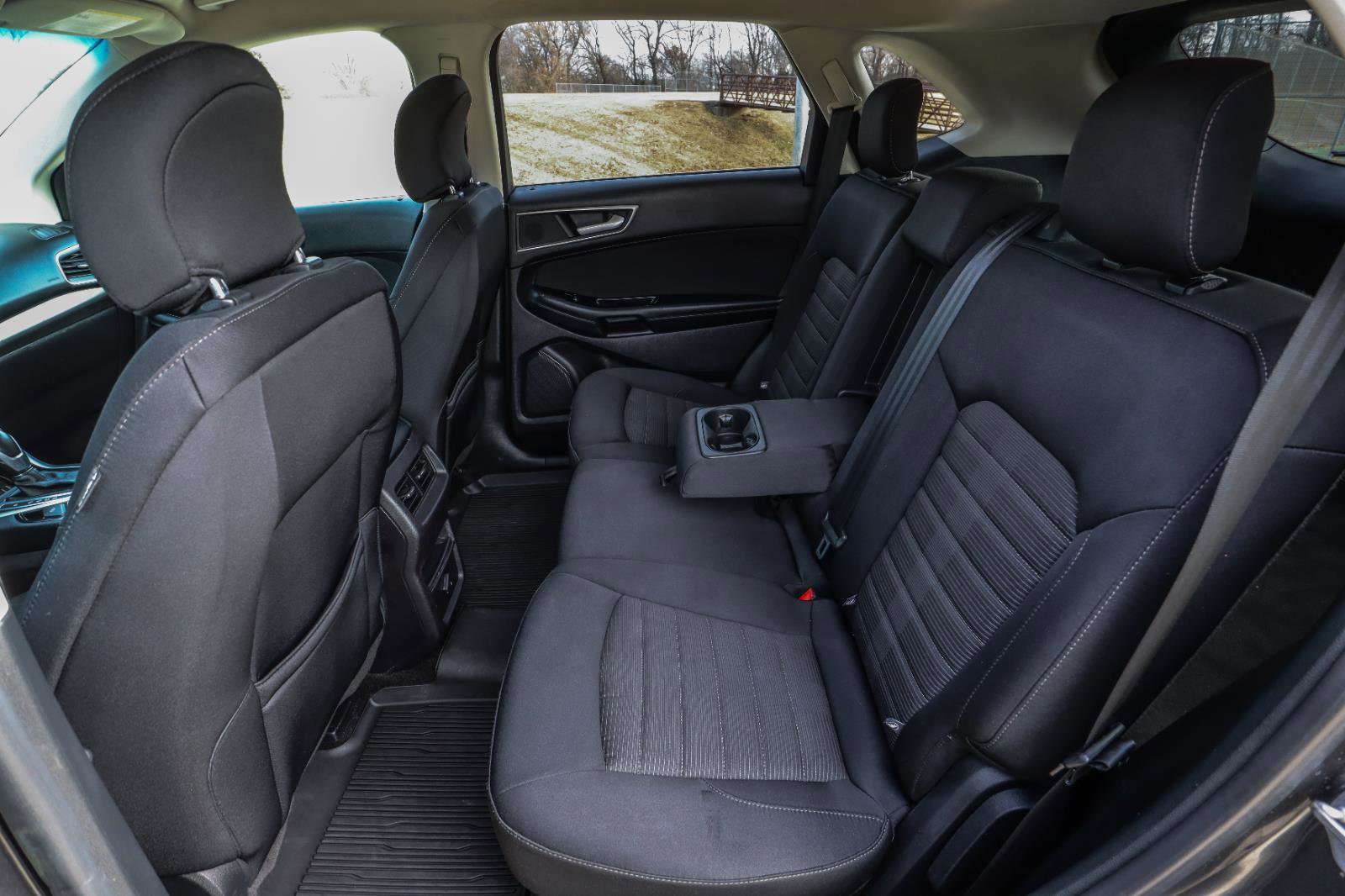 Used 2018 Ford Edge SEL image 33