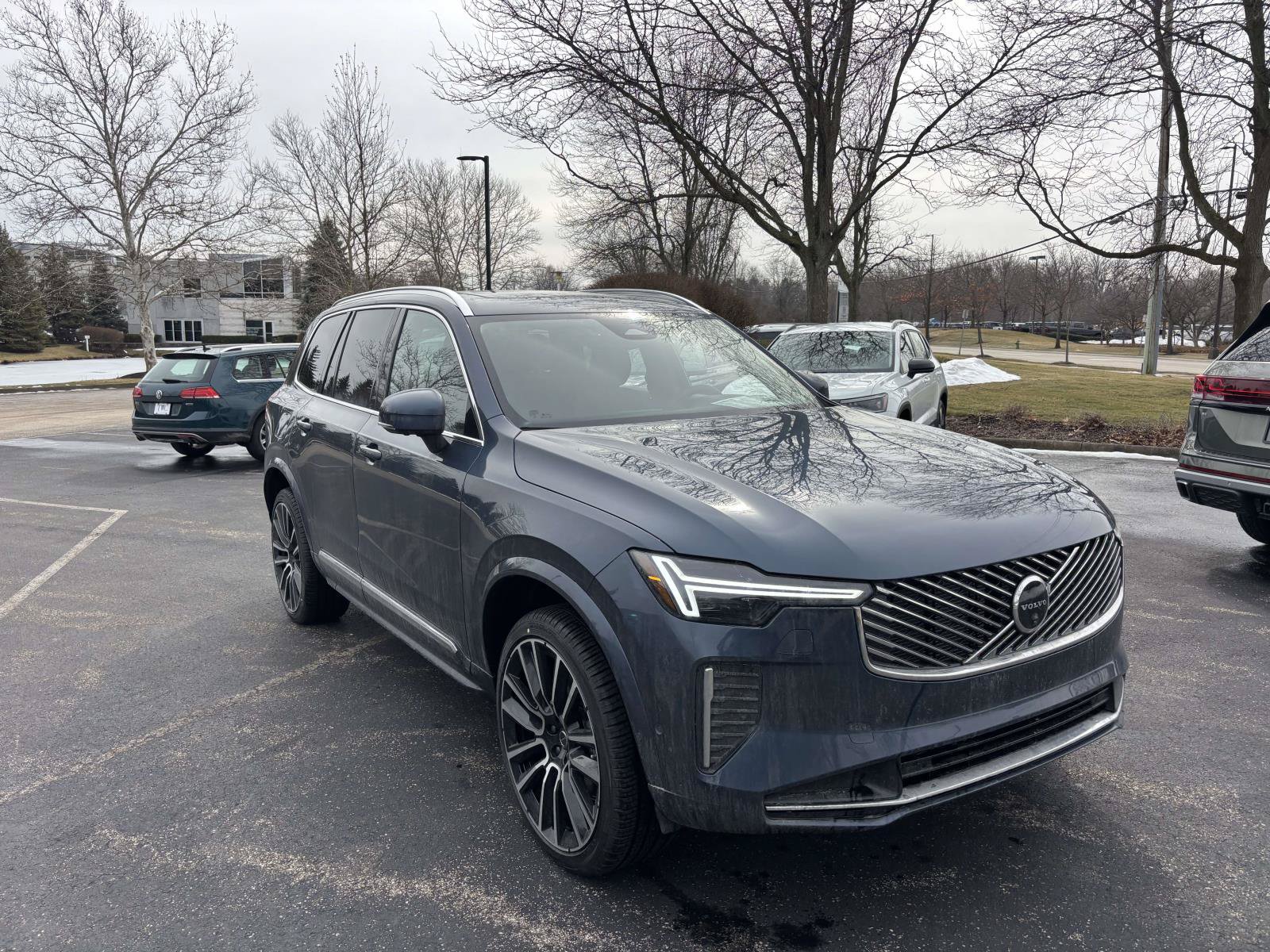 New 2026 Volvo XC90 B6 Plus w/ Protection Package Premier
