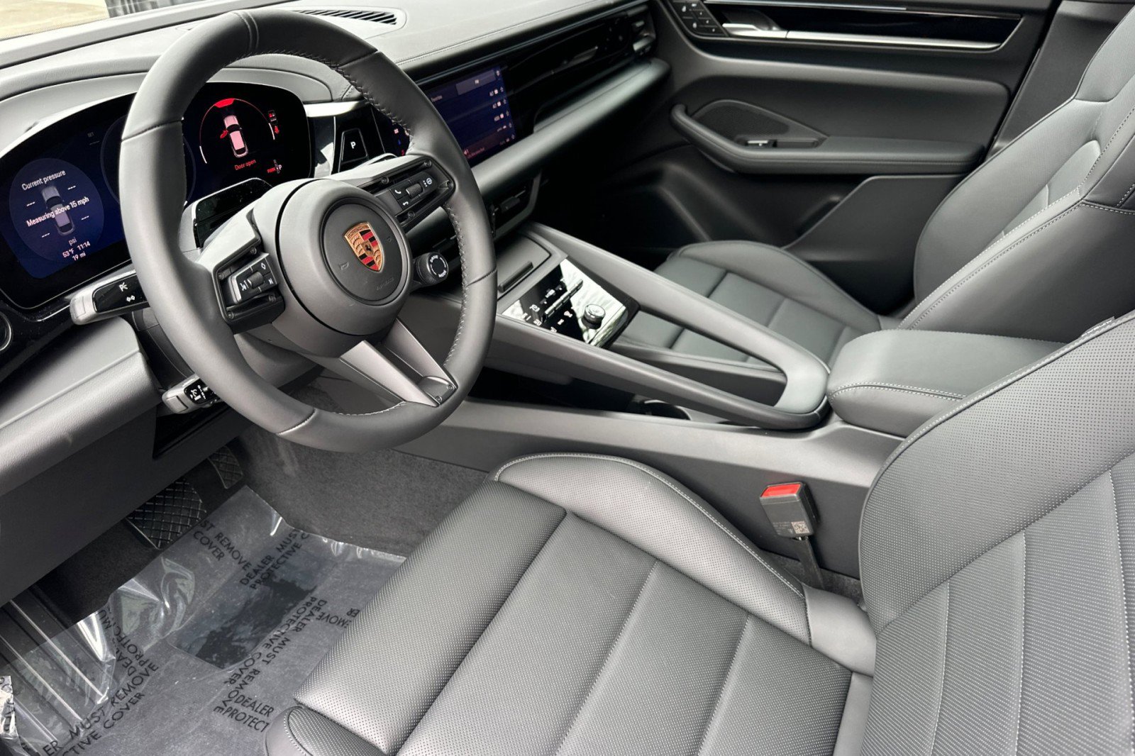New 2026 Porsche Macan Electric RWD image 4