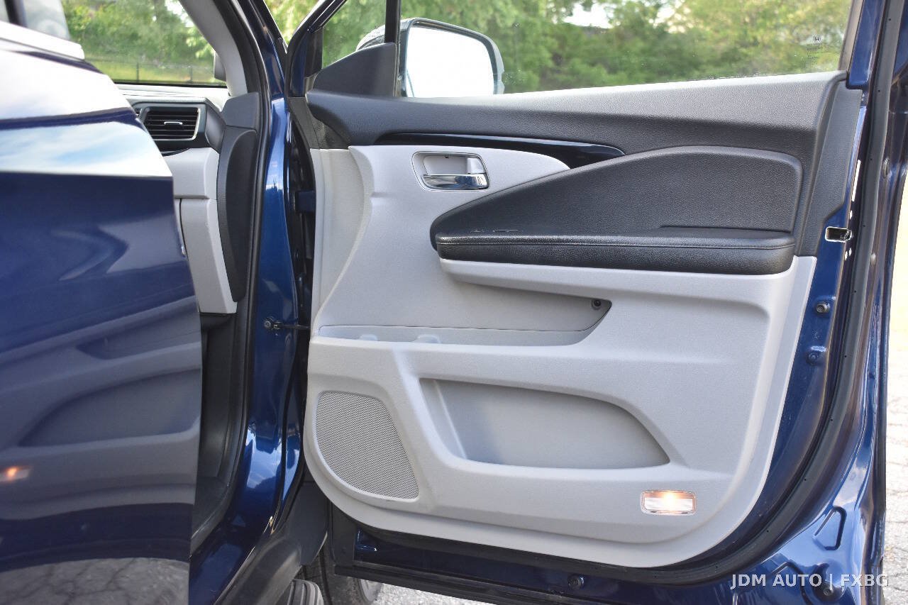 Used 2016 Honda Pilot Touring image 9