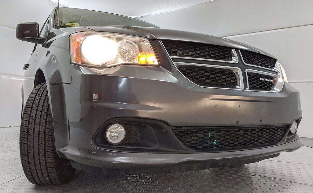 Used 2019 Dodge Grand Caravan SXT FWD image 25