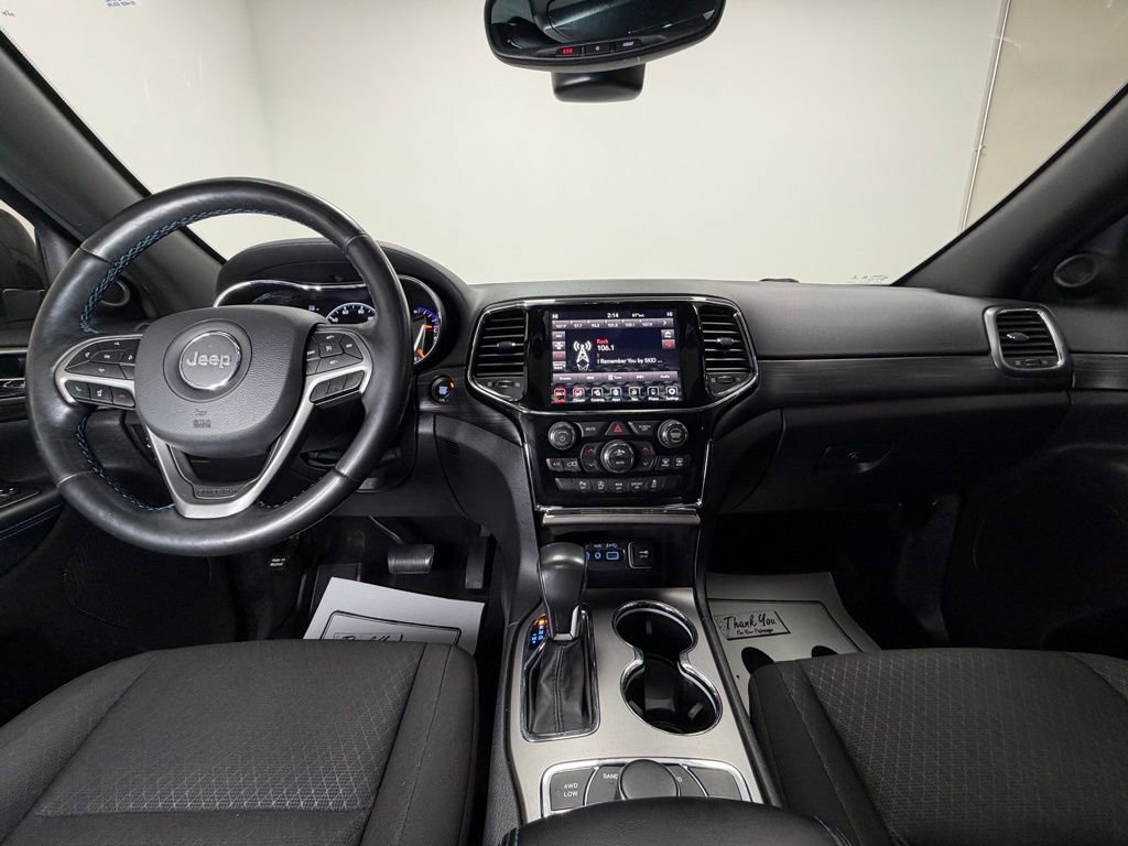 Used 2020 Jeep Grand Cherokee Laredo AWD/4WD image 10